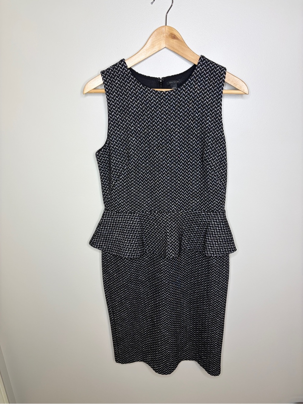 Ann Taylor Sleeveless Black and White Tweed Peplum Dress 4